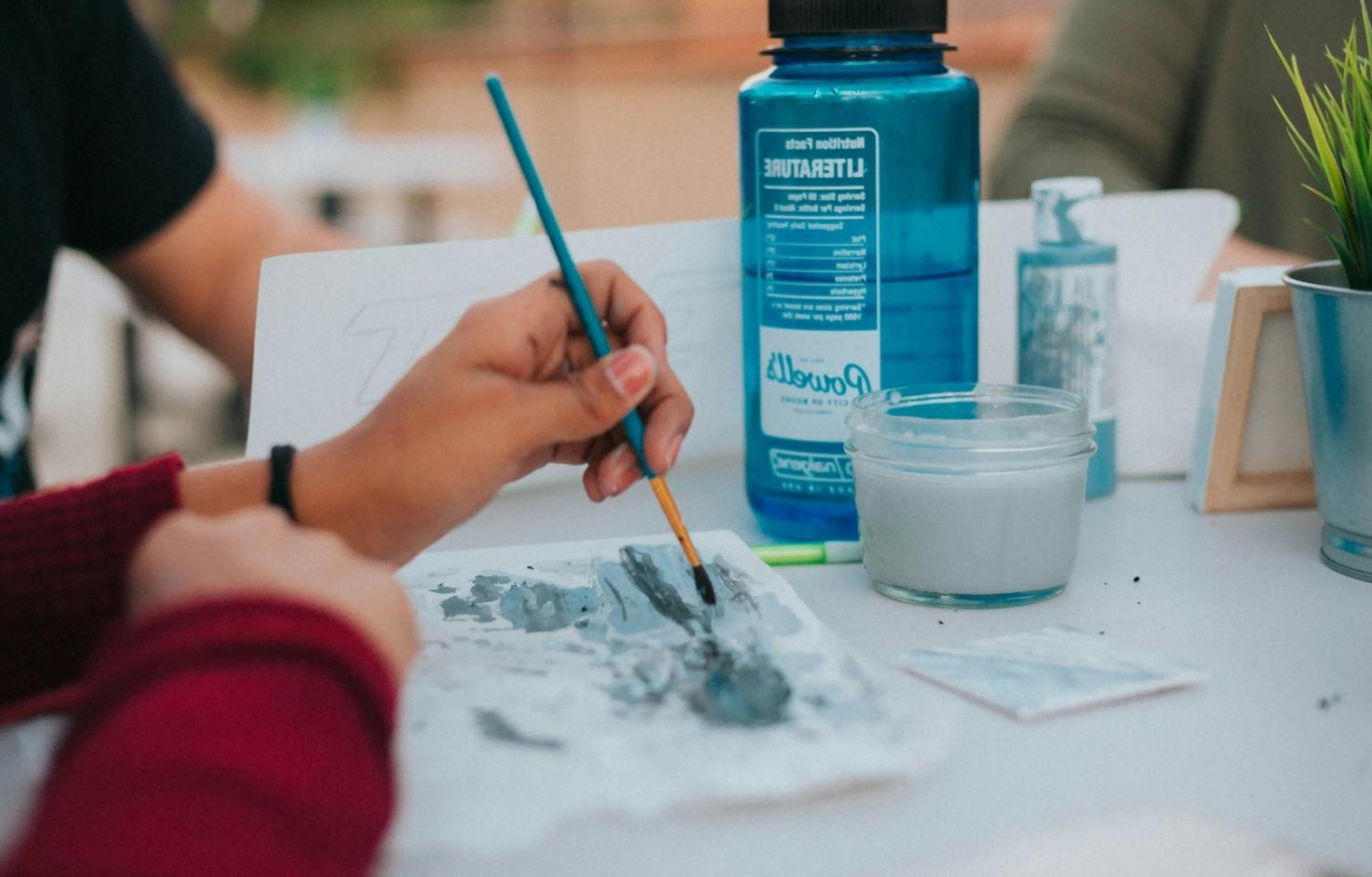 Ambiente di studio con luce naturale per disegno dal vero